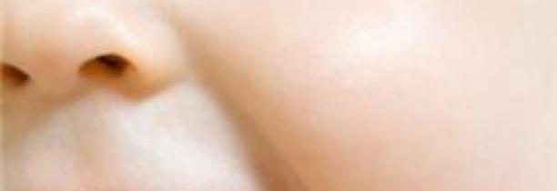 Bébé fait ses dents : nos astuces anti-douleur