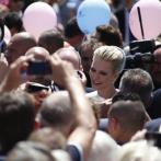 La foule en bleu et rose pour le baptême de Jacques et Gabriella