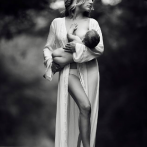 PHOTOS - Allaitement : une photographe rend ce moment sublime et magique